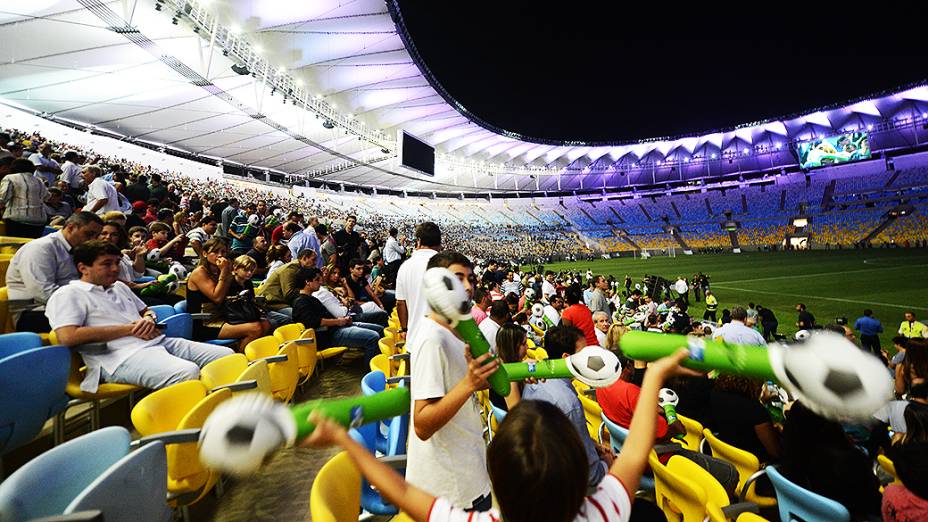 O primeiro evento-teste do novo Maracanã, uma pelada entre os amigos de Ronaldo e Bebeto