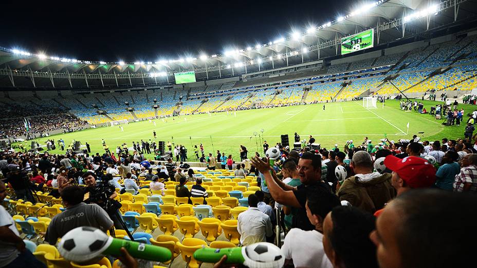 O primeiro evento-teste do novo Maracanã, uma pelada entre os amigos de Ronaldo e Bebeto