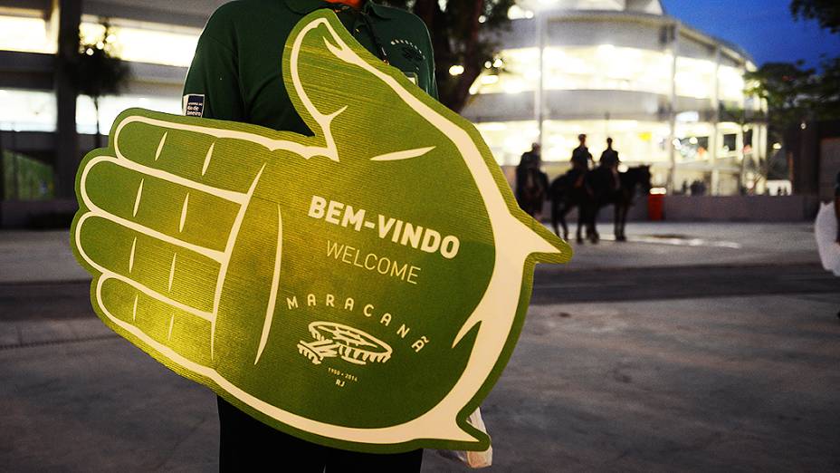 O primeiro evento-teste do novo Maracanã, uma pelada entre os amigos de Ronaldo e Bebeto