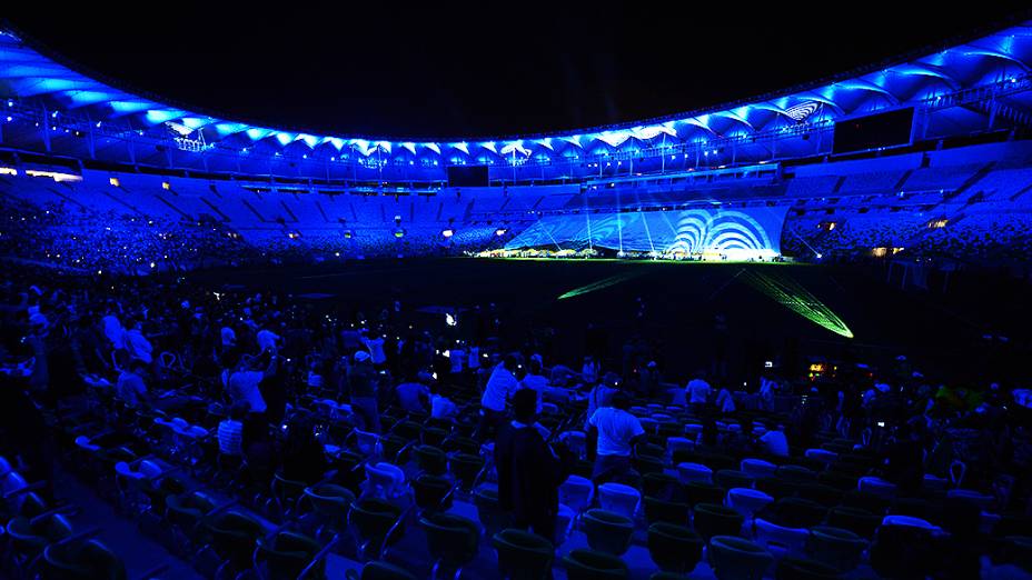 O primeiro evento-teste do novo Maracanã, uma pelada entre os amigos de Ronaldo e Bebeto