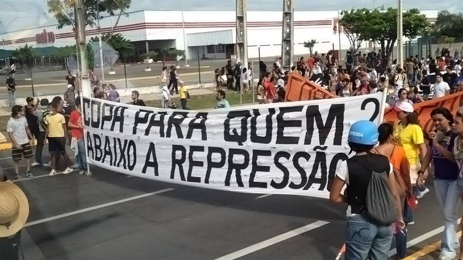 Protestos no entorno do Castelão, em  Fortaleza