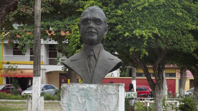 Busto de José Sarney em Pinheiro, terra-natal do ex-presidente