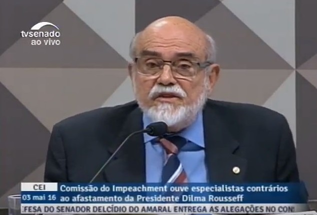 Ex-presidente da Ordem dos Advogados do Brasil (OAB) Marcello Lavenère durante depoimento à comissão especial do impeachment no Senado, nesta terça-feira
