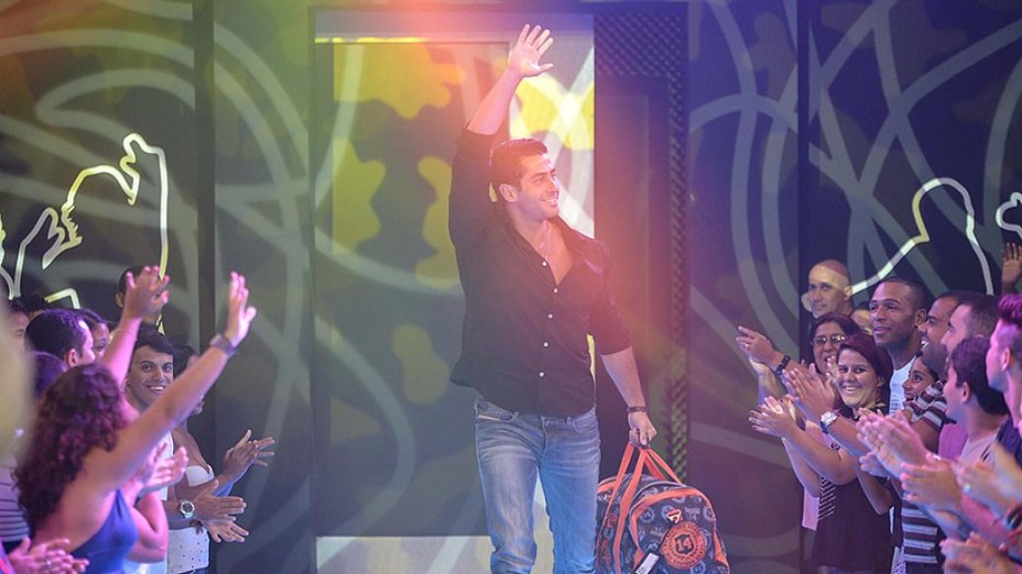 Marcelo é eliminado do BBB14, com 55% dos votos