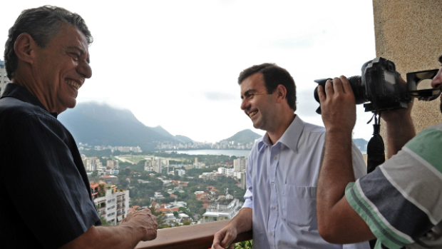 Chico Buarque fará show com Caetano Veloso para aumentar a arrecadação da campanha de Marcelo Freixo
