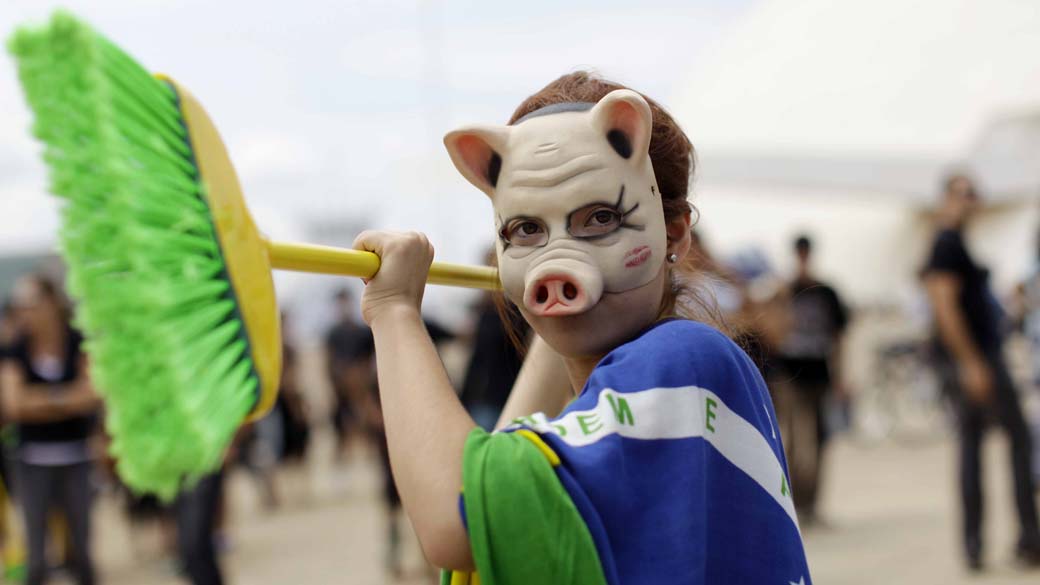 Manifestante durante a marcha contra corrupção em Brasília