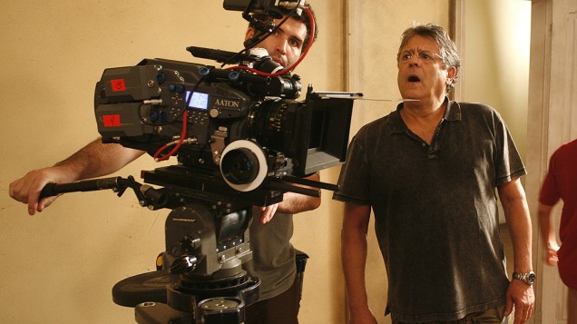 Marcos Paulo dirigindo o filme "Assalto ao Banco Central"