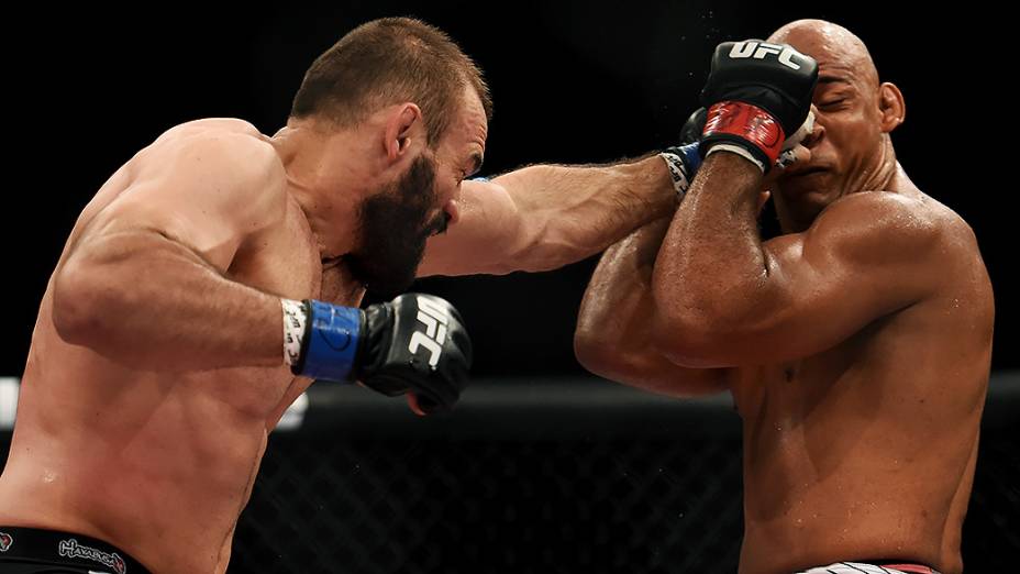 Marcos Pezão (BRA) nocauteou Igor Pokrajac (CRO), no UFC Barueri, neste sabado (20)
