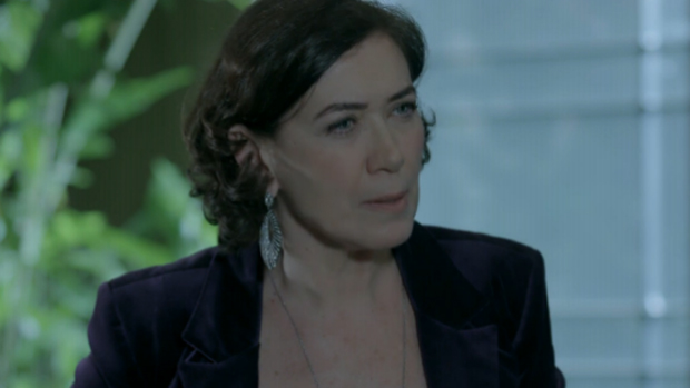 Maria Marta (Lilia Cabral) solta o veneno em Império: conspiradorazinha de segunda, diz a Danielle (Maria Ribeiro)
