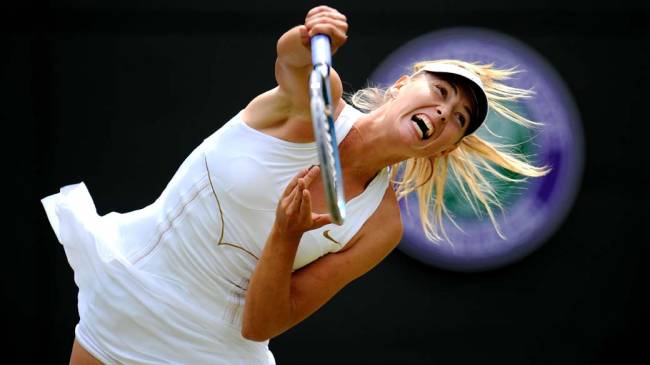 Em Londres, a russa Maria Sharapova durante partida contra a inglesa Laura Robson, no torneio de tênis de Wimbledon