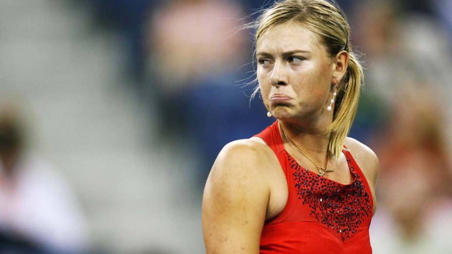 Maria Sharapova durante o US Open 2007 em partida contra a australiana Casey Dellacqua