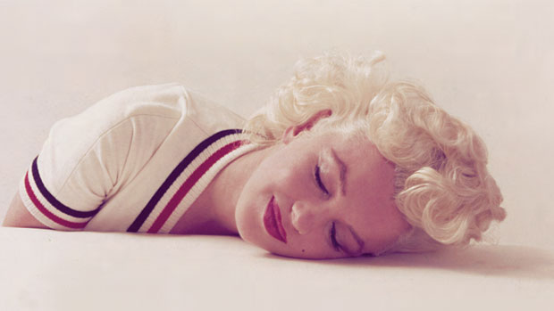 Marilyn Monroe posa para a lente do fotógrafo Milton Greene