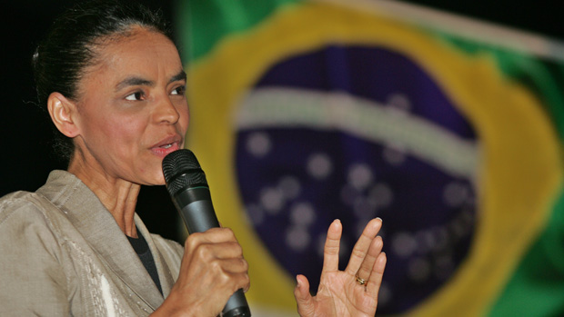 A candidata do PV, Marina Silva, chamou o novo Código Florestal de estelionato ambiental
