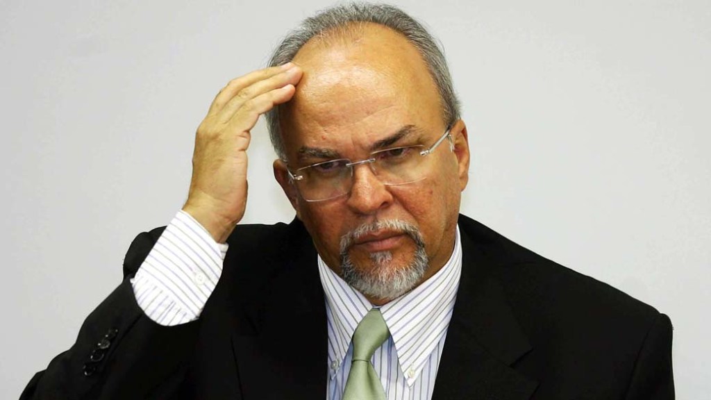 O ministro Mário Negromonte: desmentido pelos colegas de partido