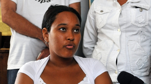 Maritza Pelegrino, viúva do dissidente Wilman Villar, durante coletiva em Havana