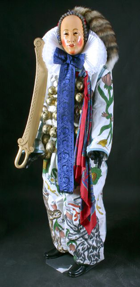 Vestuário exibido na exposição dedicada aos mestres da desordem