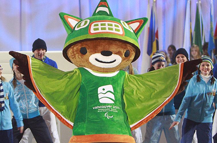 O mascote Quatchi participa da contagem regressiva para os Jogos de Inverno de 2010, em Vancouver, no Canadá.
