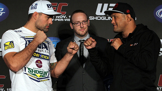Maurício Shogun Rua (à esq.) e Dan Henderson (à dir.) farão a luta principal do UFC 139, na Califórnia