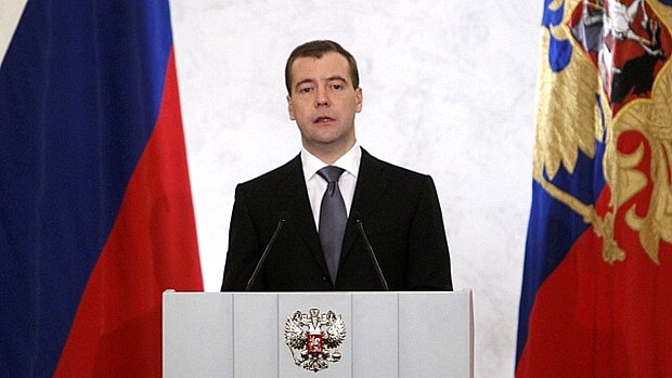 Dmitri Medvedev discursa no Grande Palácio do Kremlin