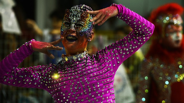 Desfile da Rosas de Ouro no primeiro dia do carnaval de São Paulo