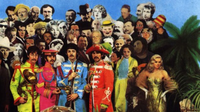Imagem do afresco "restaurado" por idosa na Espanha, aparece em reprodução da capa do disco Sgt. Peppers Lonely Hearts Club Band dos Beatles