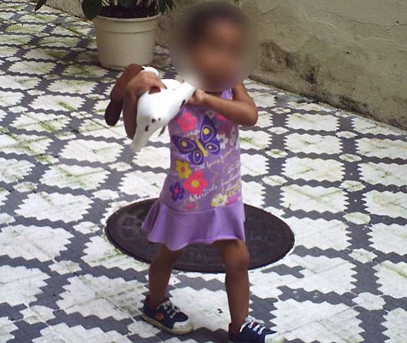 A Procuradora envolveu-se em um escândalo ao espancar uma menina de dois anos que pretendia adotar.
