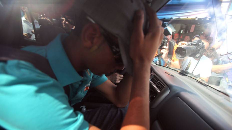 O menor H.A.M., de 17 anos, se apresentou à Justiça em Guarulhos. Ele diz ter lançado o sinalizador que matou o torcedor boliviano