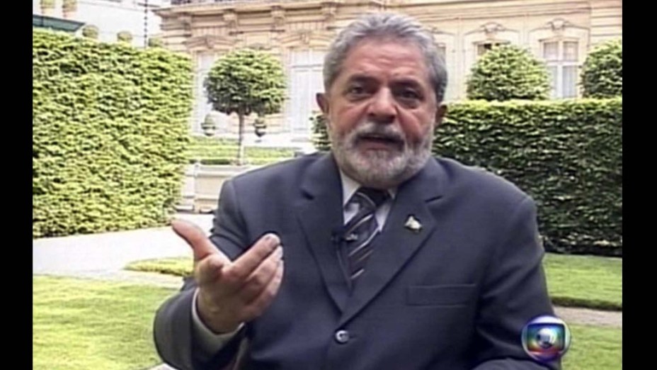 Reprodução de imagem do programa "Fantástico", da Rede Globo, com a entrevista do presidente Luiz Inácio Lula da Silva, concedida em Paris, sobre as declarações prestadas pelo ex-tesoureiro do PT, Delúbio Soares de Castro, e pelo empresário Marcos Valério Fernandes de Souza, na CPI dos Correios