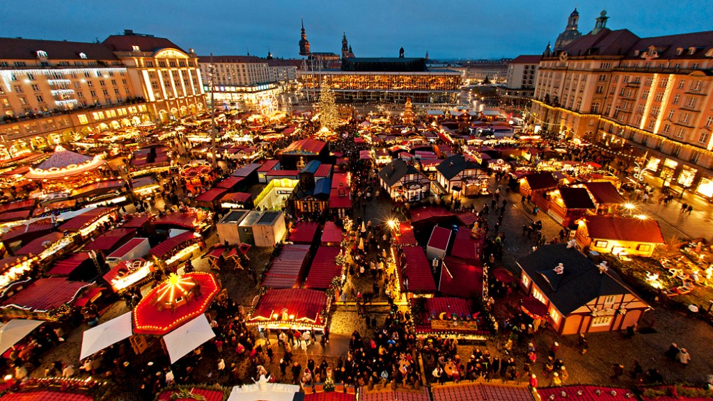 Vista geral do mercado de Natal de Dresden, na Alemanha