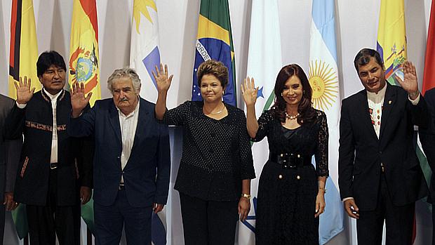 Presidentes da Bolívia, Uruguai, Brasil, Argentina e Equador na reunião da cúpula do Mercosul em Brasília