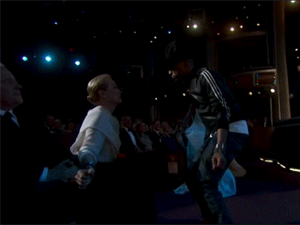 Meryl Streep dança com o cantor Pharrell Williams no Oscar 2014
