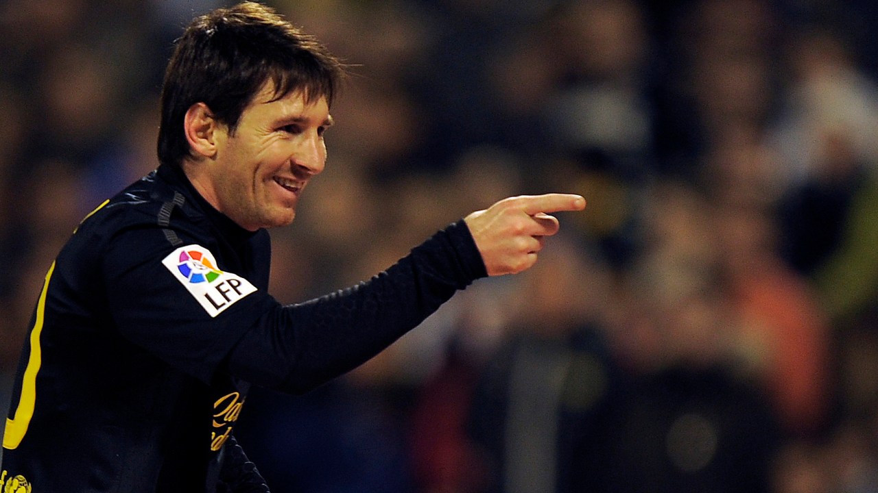Argentino Messi marca duas vezes e se isola na artilharia do Espanhol