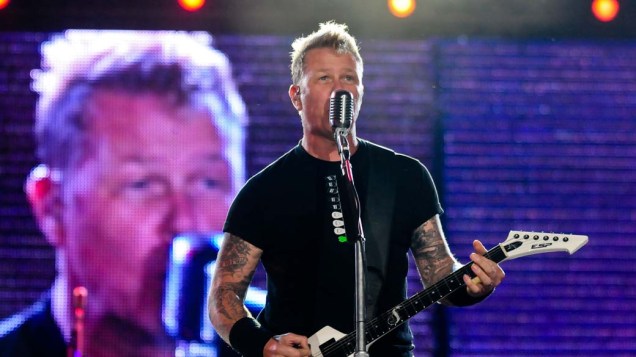 O vocalista James Hetfield durante o show do Metallica no palco Mundo, no terceiro dia do Rock in Rio, em 25/09/2011