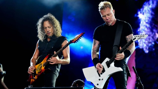 Kirk Hammett e James Hetfield durante o show do Metallica no palco Mundo, no terceiro dia do Rock in Rio, em 25/09/2011