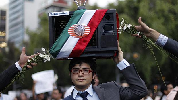 Estudantes protestam contra campanha eleitoral no México
