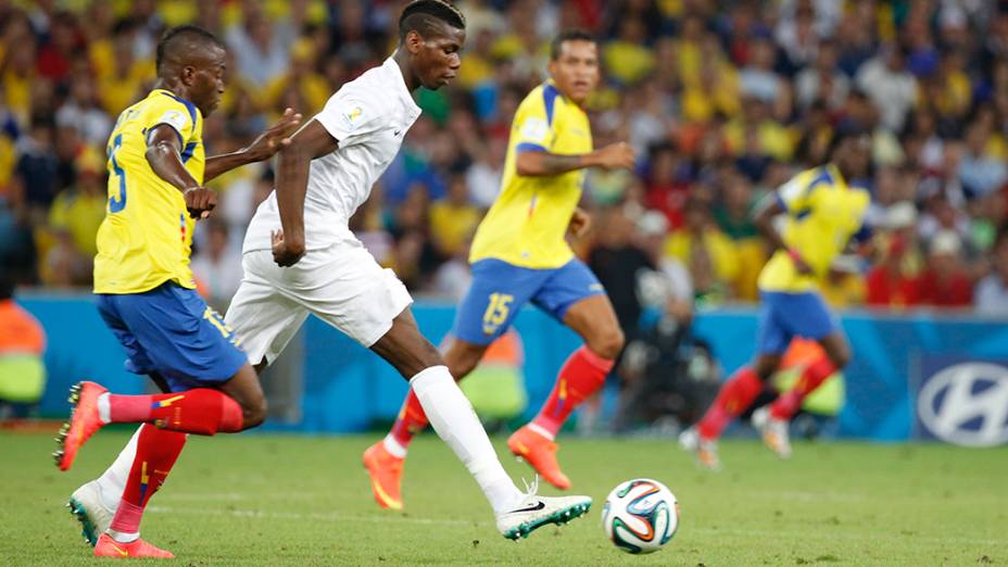 Lance no jogo entre Equador e França no Maracanã, no Rio