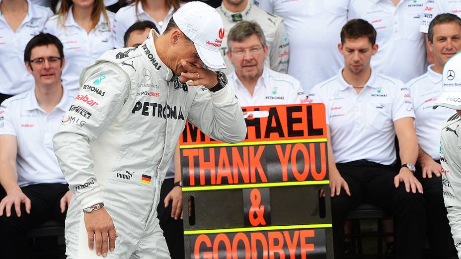 Equipe Mercedes se despede de Michael Schumacher em Interlagos em 2012