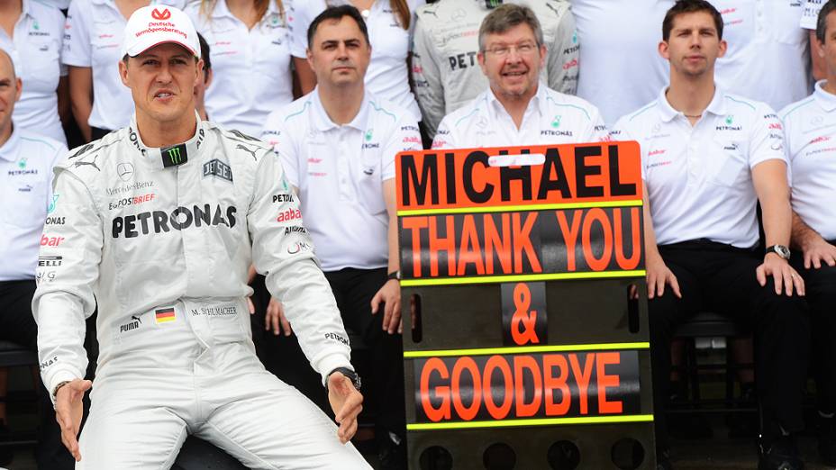 Equipe Mercedes se despede de Michael Schumacher em Interlagos em 2012