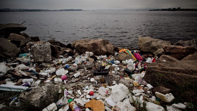 Lixo acumulado: no caminho dos líderes mundiais que vão participar da Rio+20, os problemas ambientais do Rio de Janeiro