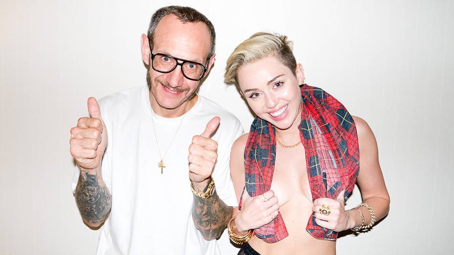 Miley Faz Ensaio Sensual Para Terry Richardson Veja 