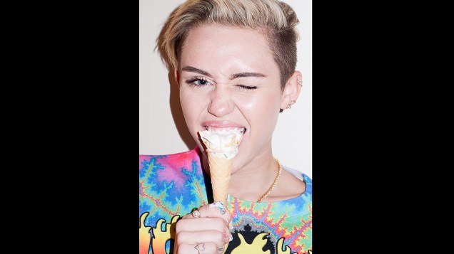 Miley faz ensaio para Terry Richardson