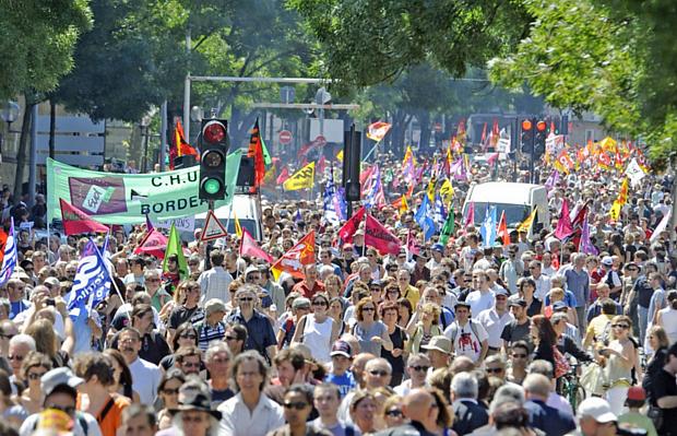 Milhares de franceses protestam em Bordeaux, no sul da França