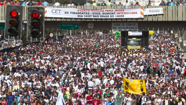 Milhões de fieis acompanham a Marcha para Jesus