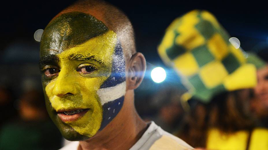 Torcida chega para o amistoso entre Brasil e Chile no estádio do Mineirão, em Belo Horizonte