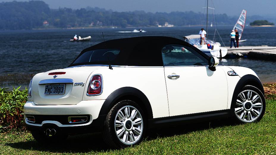 Traseira do Mini Cooper S Roadster: segue a linha das outras versões