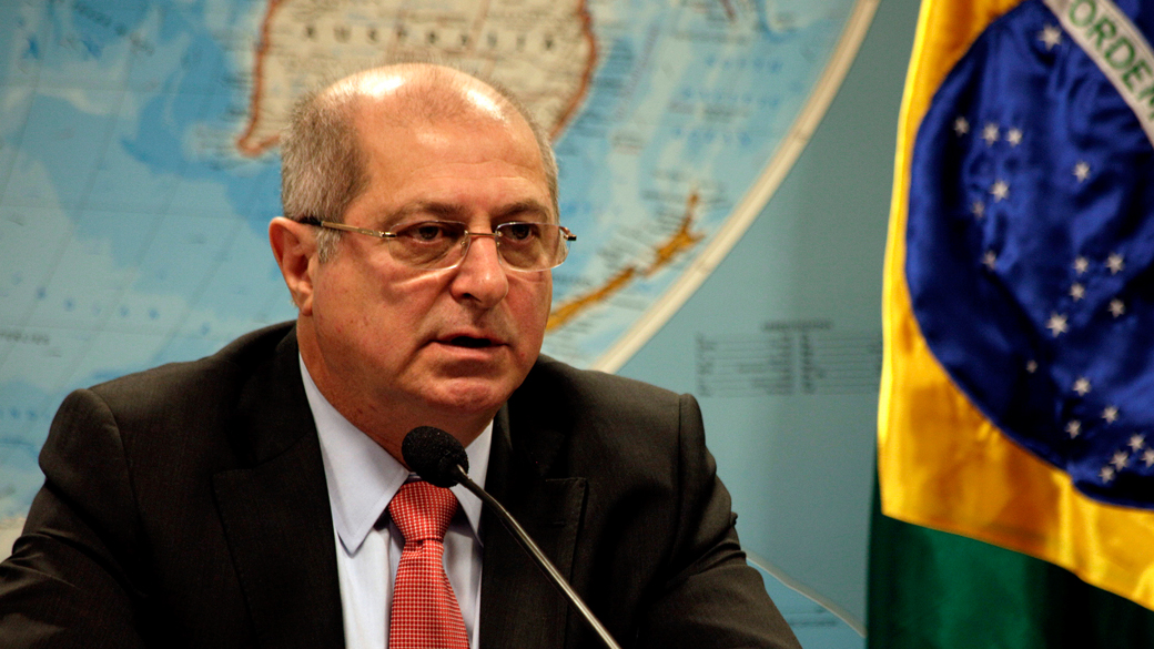 Ministro das Comunicações, Paulo Bernardo
