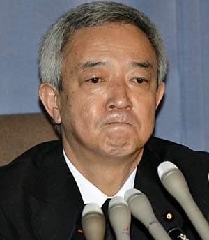 Um mês após assumir ministério, Ryu Matsumoto deixa pasta após declarações polêmicas