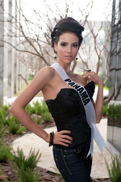 A panamenha Sheldry Saez, candidata a Miss Universo 2011