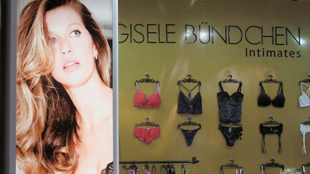Gisele Bündchen apresenta coleção de lingerie em São Paulo