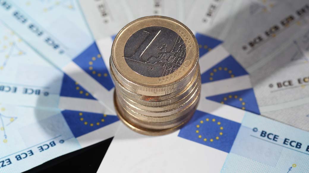 Moeda e cédula de Euro
